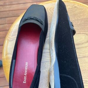 Enzo Angiolini Womens Black
Velvet Square Toe Slip On Loafer
Shoes Size 10